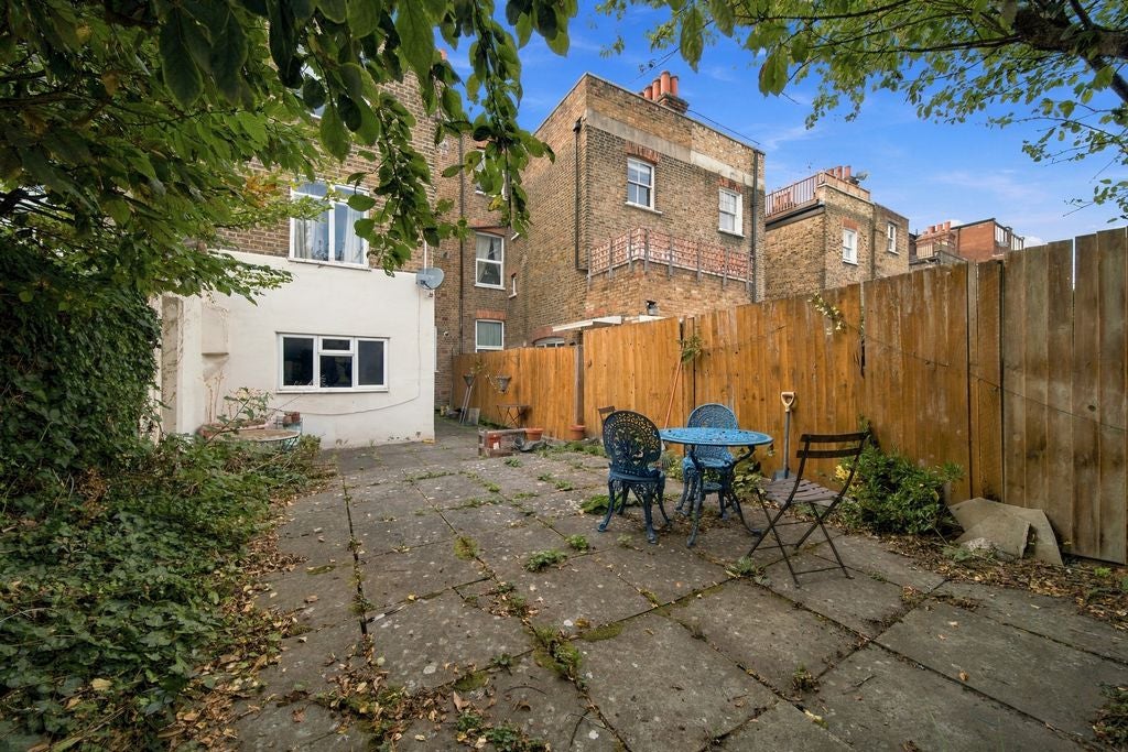 Flat Goldhurst Terrace in Greater London