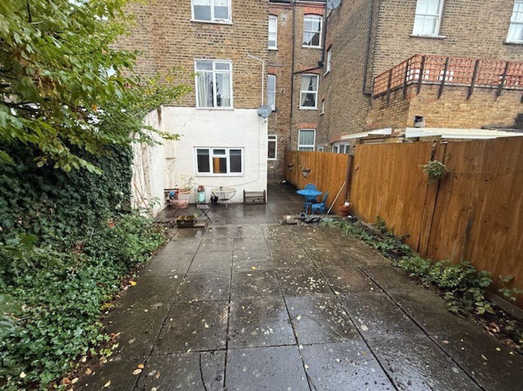 Flat Goldhurst Terrace in Greater London