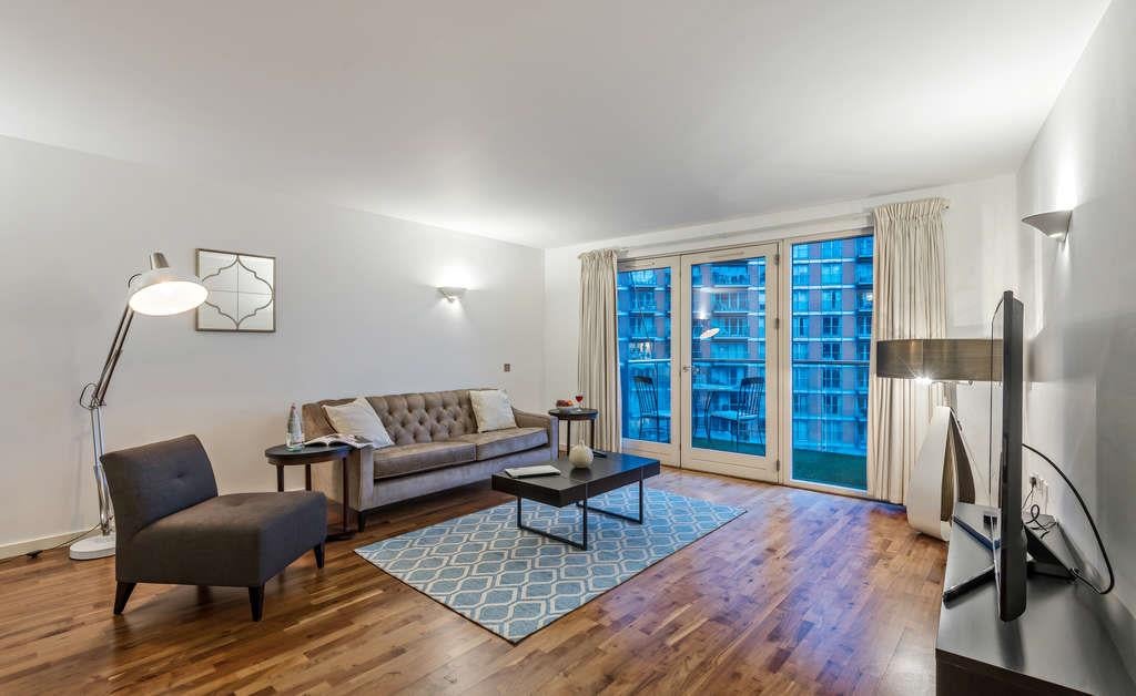 Flat Fairmont Avenue in Greater London