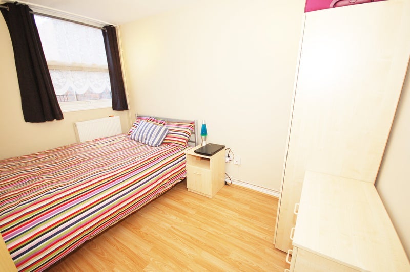 Room Nicholay Road in Greater London