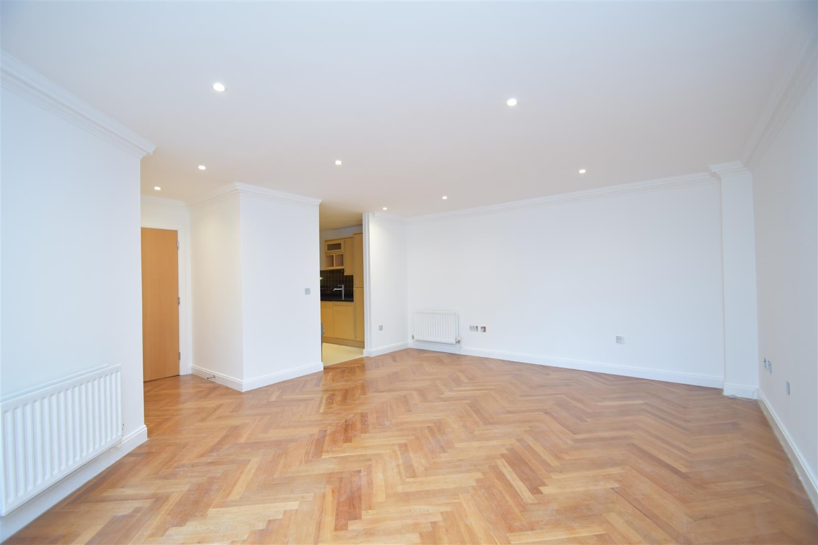 Flat Eastcote Road in Greater London
