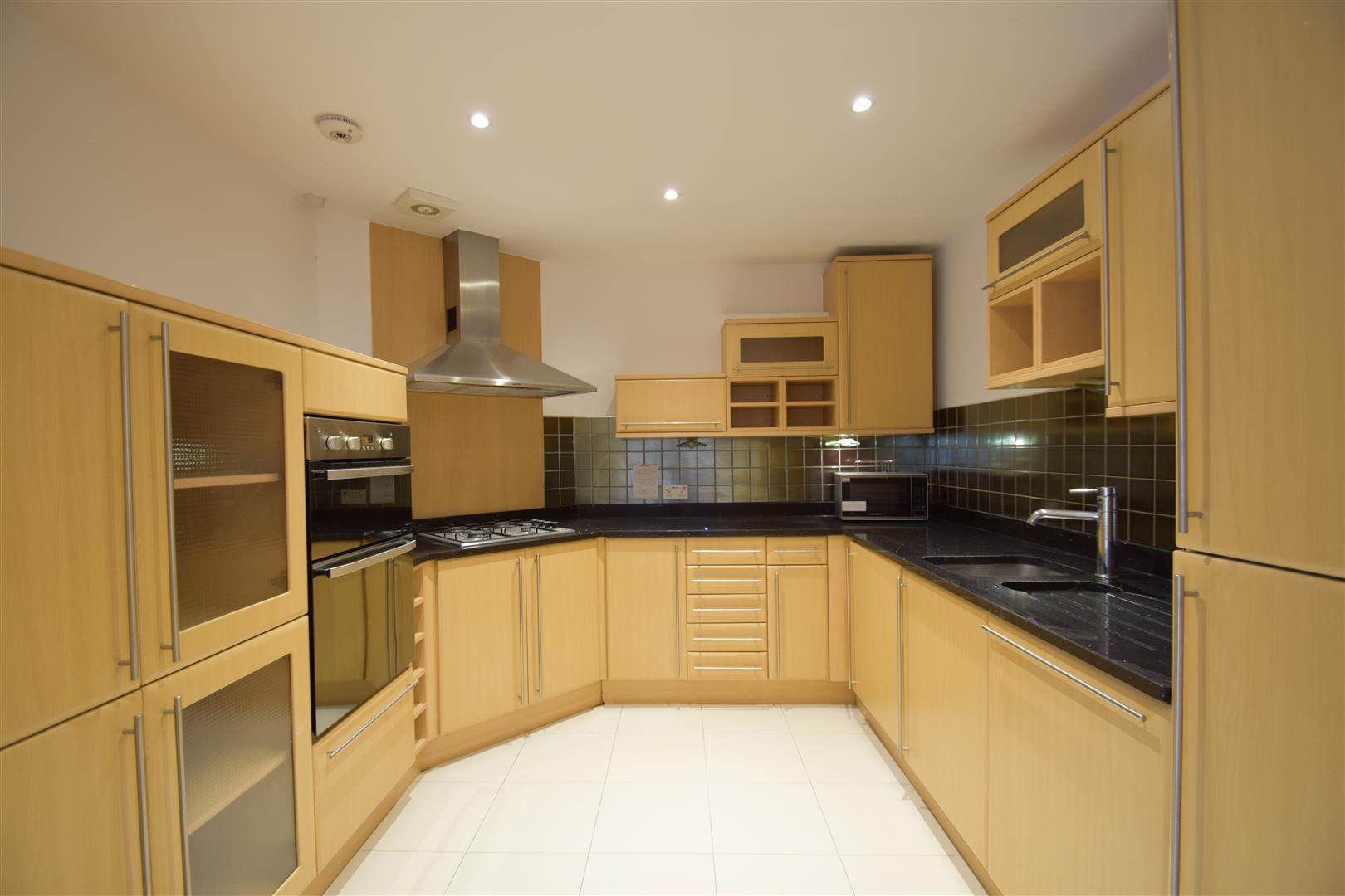 Flat Eastcote Road in Greater London