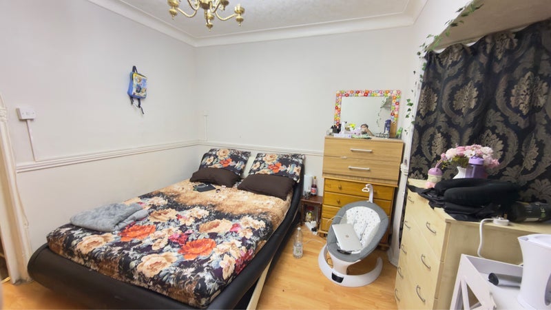 Room Stokes Road in Greater London