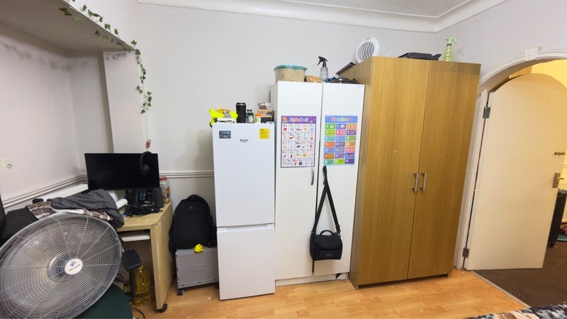 Room Stokes Road in Greater London