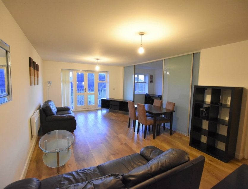 Flat Park Lodge Avenue in Greater London