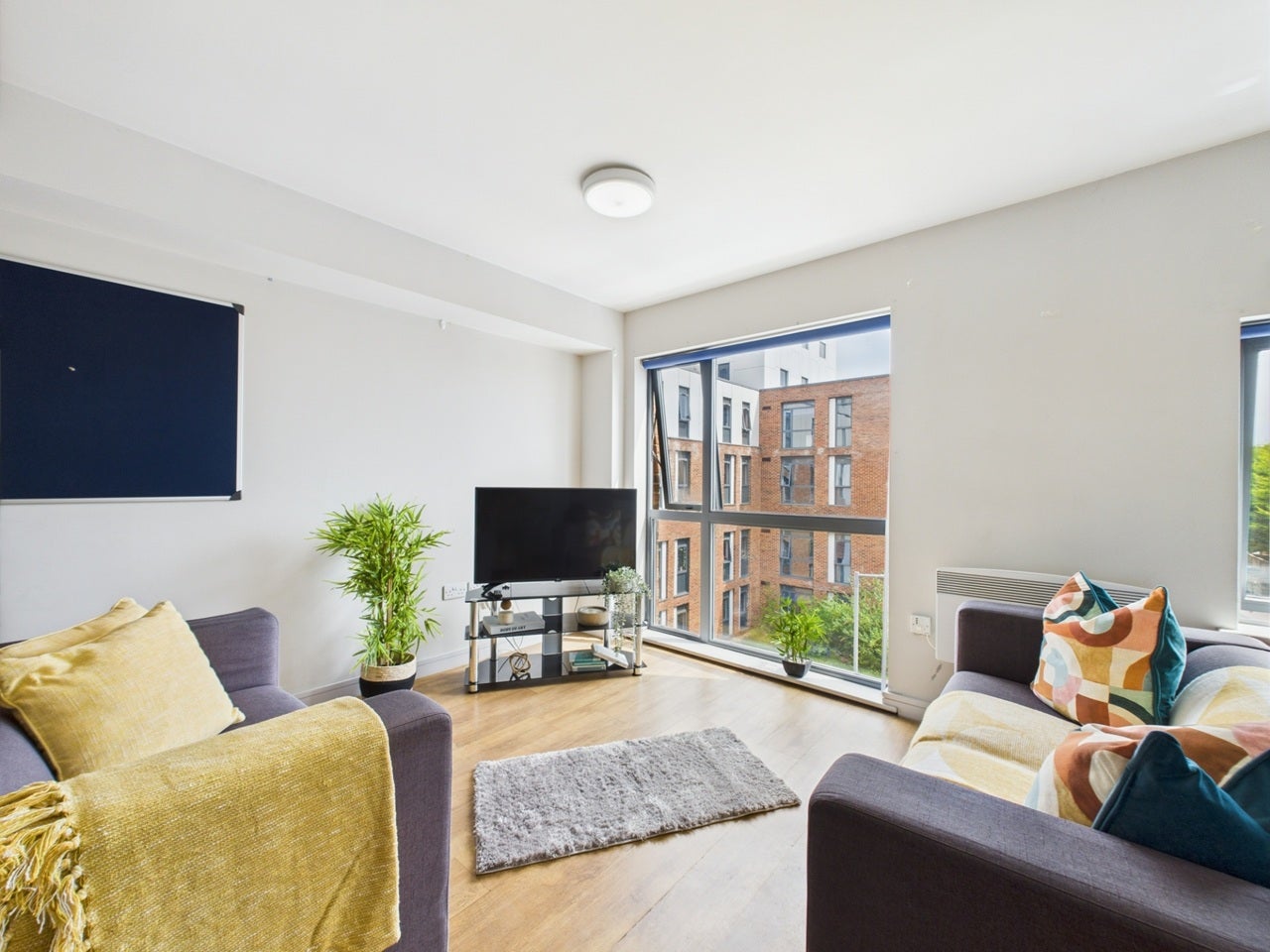 Room Chatham Place in Liverpool