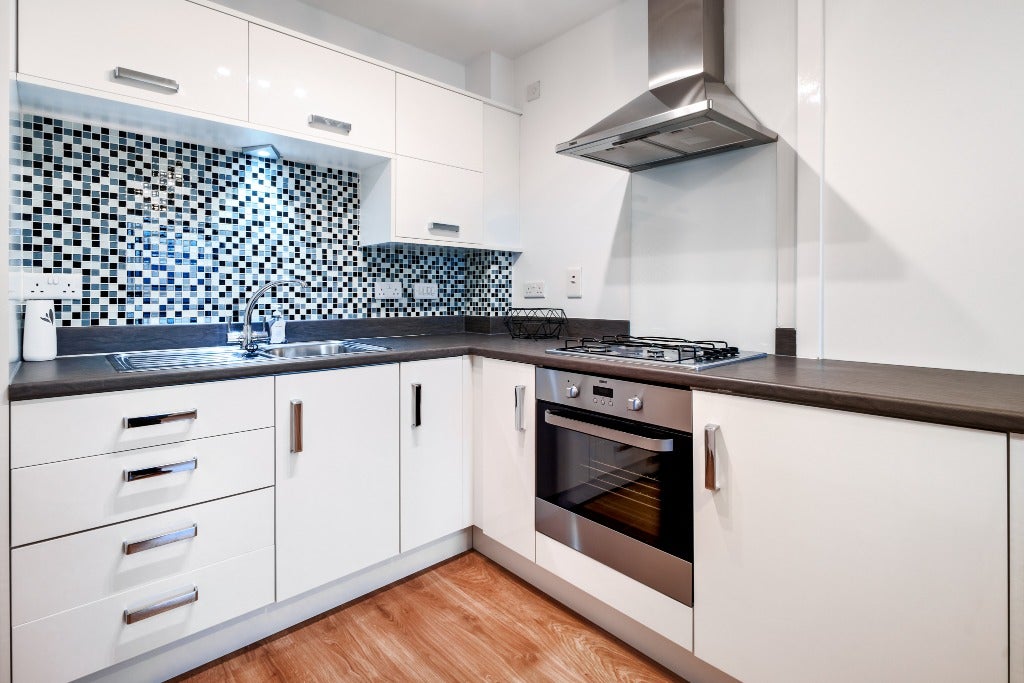 Flat Cardon Square in Renfrew