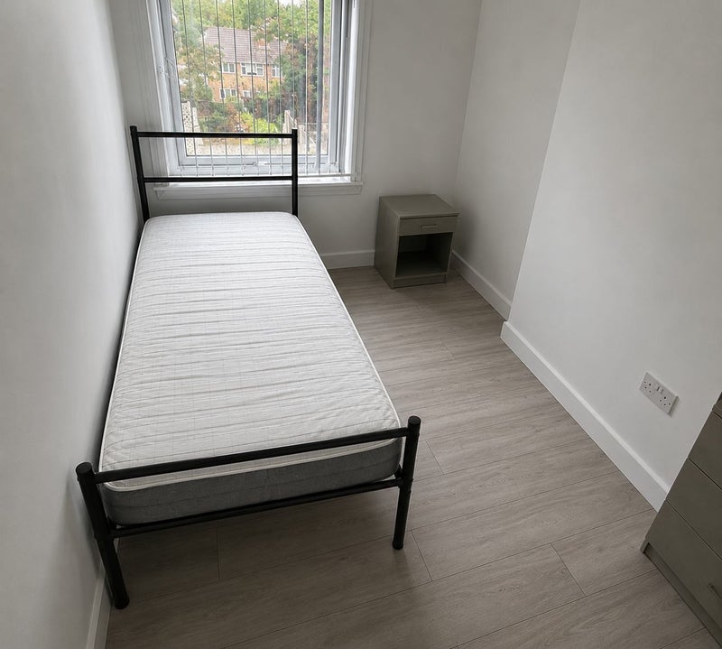 Room Burton Road in Coseley