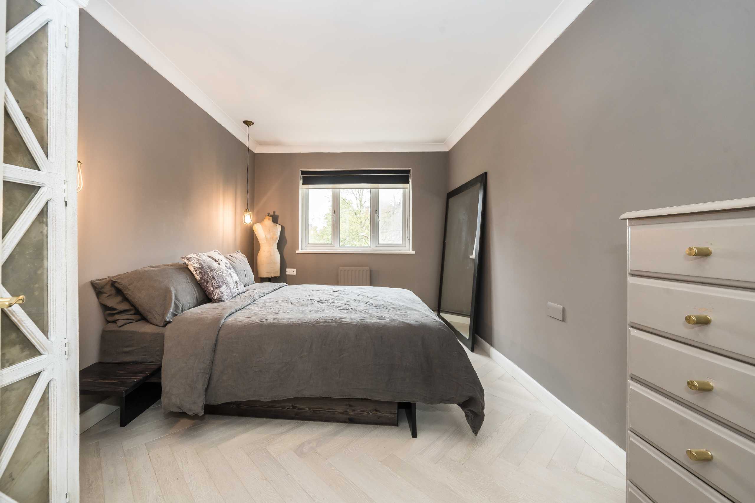 Flat Webb Close in Greater London