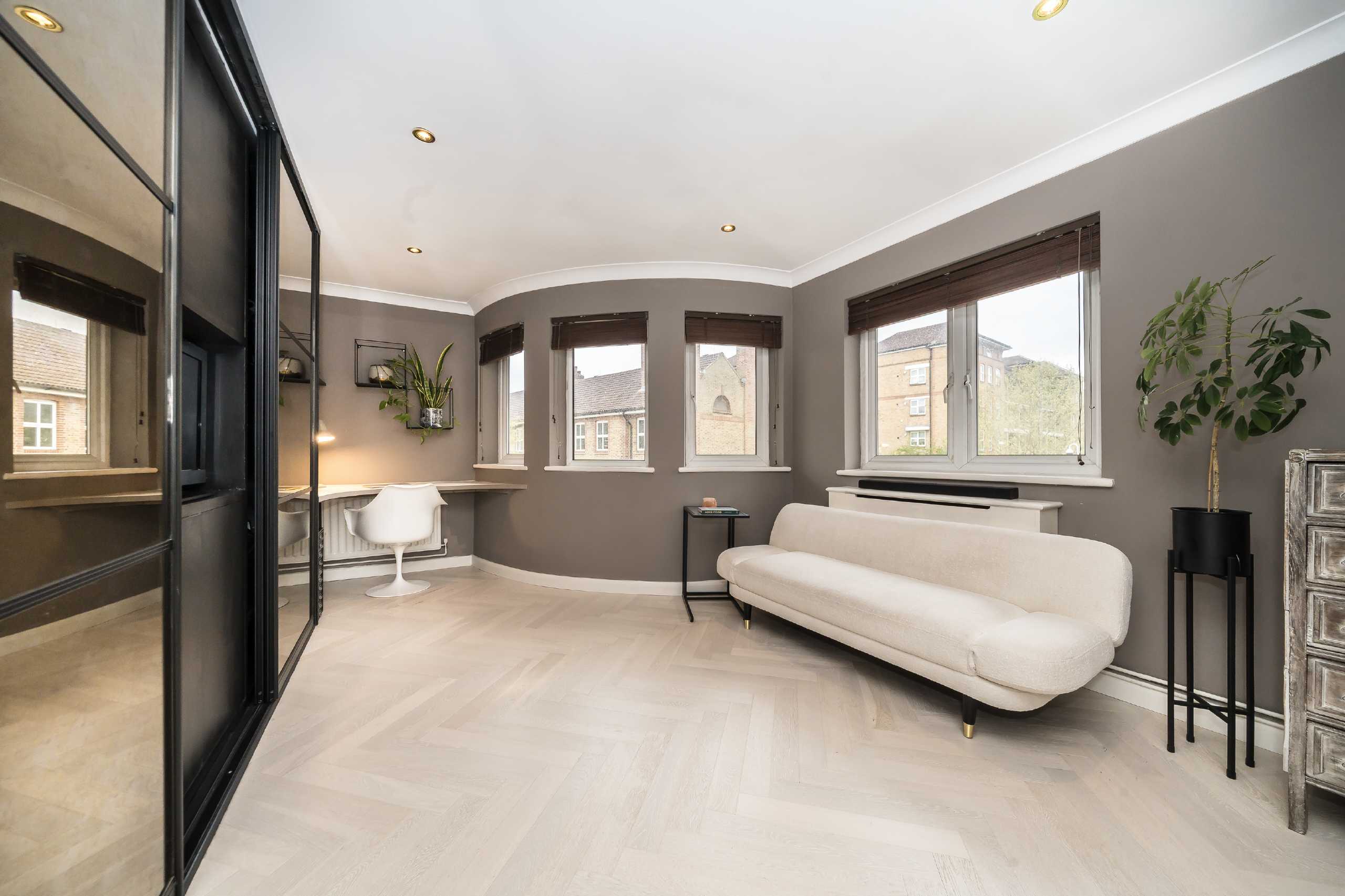 Flat Webb Close in Greater London