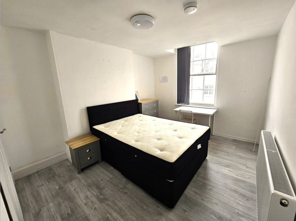 Flat Bath Street in Royal Leamington Spa