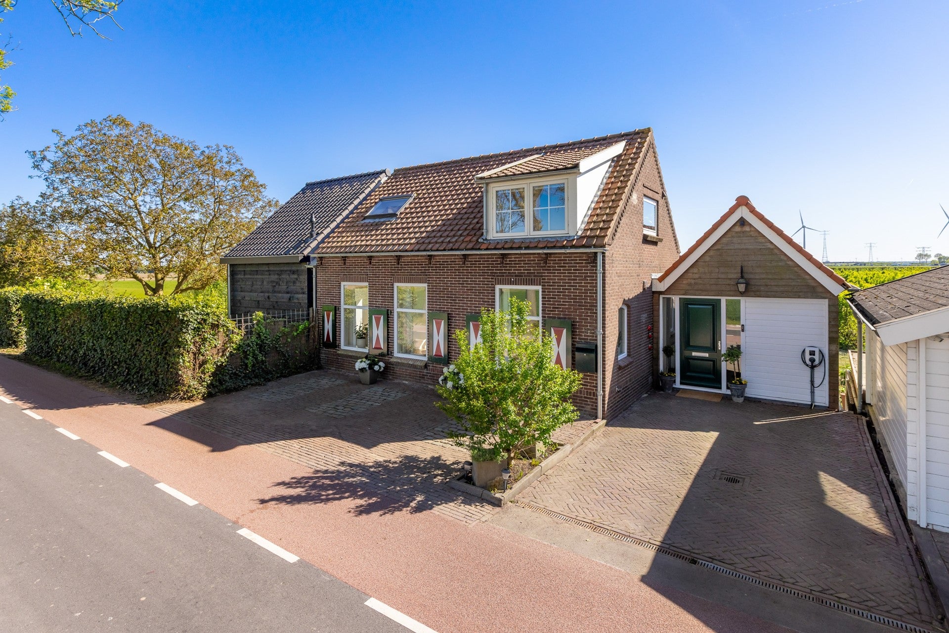 Huis Middelsluissedijk WZ 87 in Numansdorp