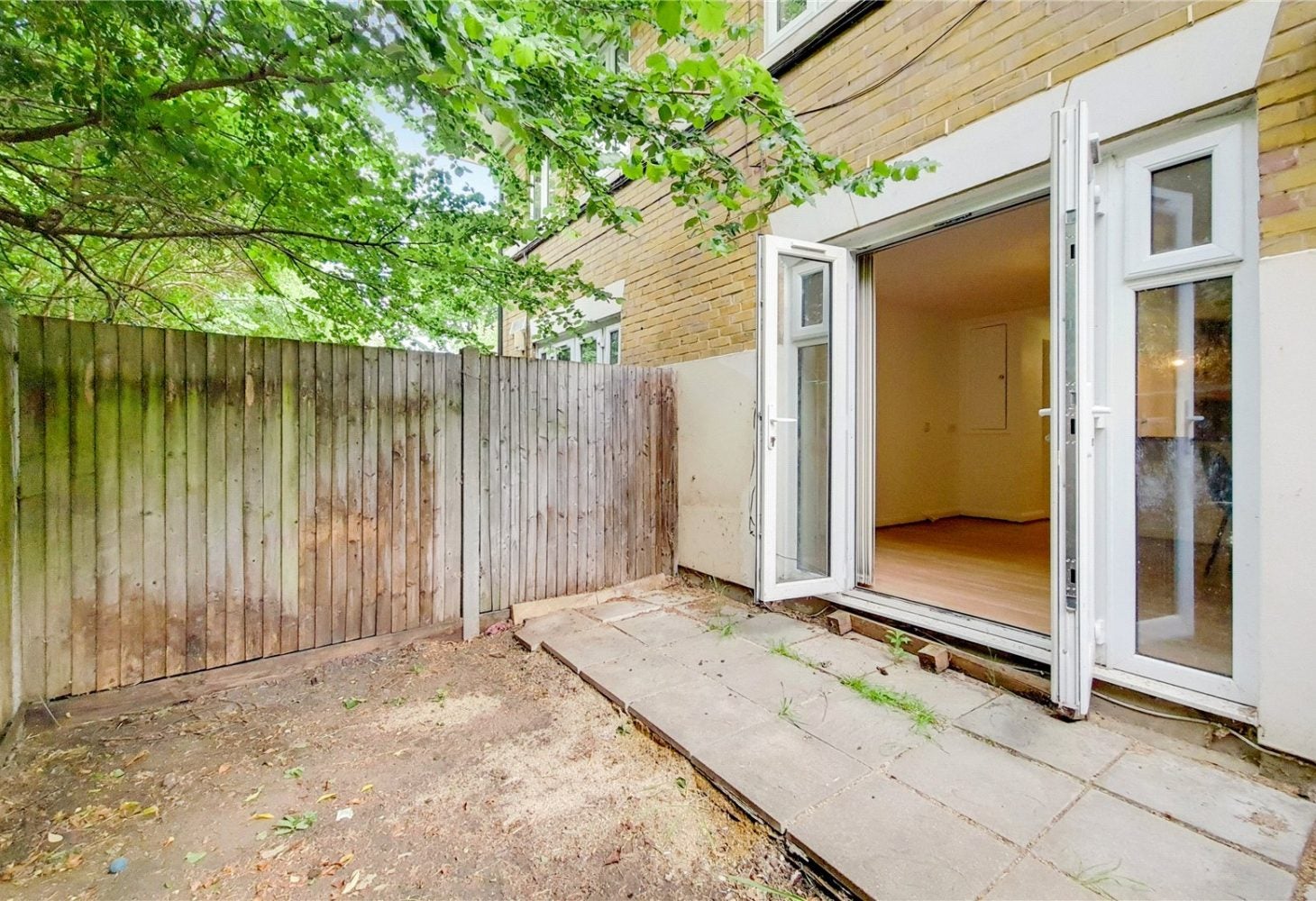 Flat Coleridge Square in Greater London