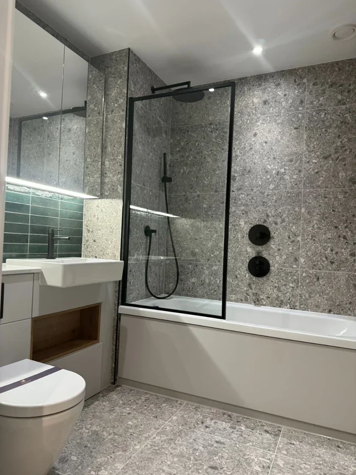 Flat Sayer Street in Greater London
