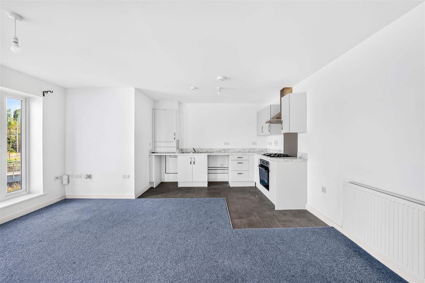 Flat Sparrow Street in Greater London