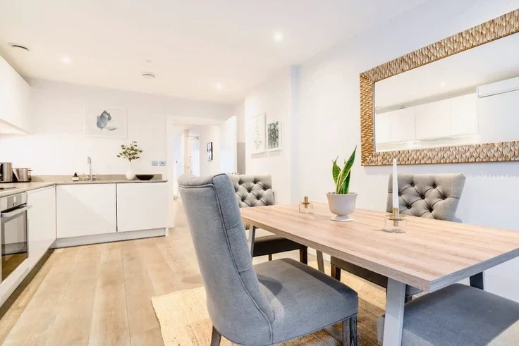 Flat King's Mews in Greater London