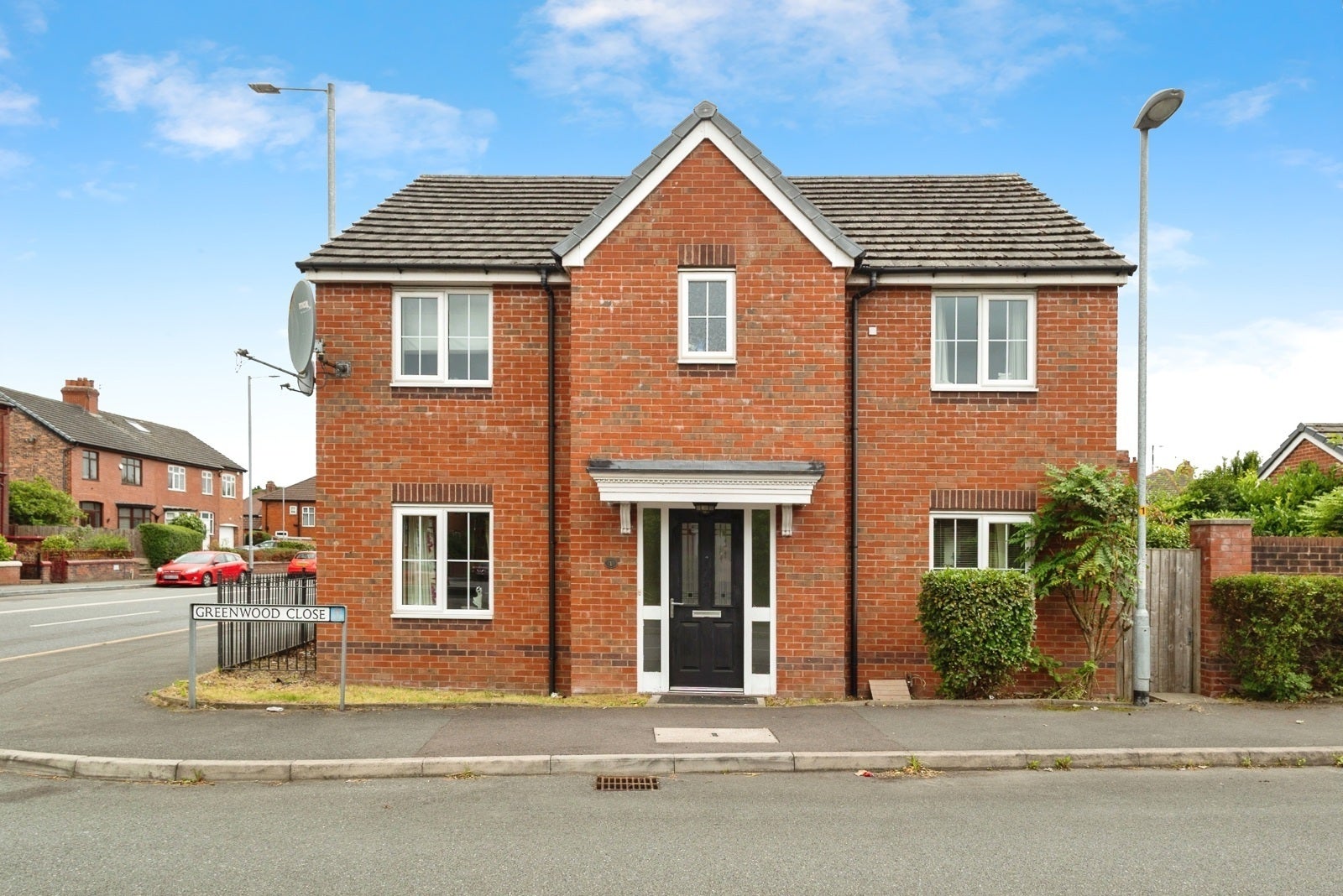 House Greenwood Close in Manchester