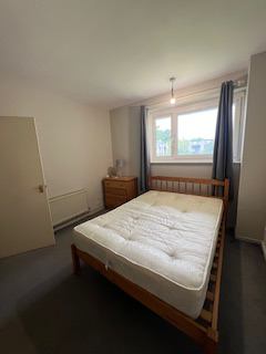 Room Whitlock Drive in Greater London