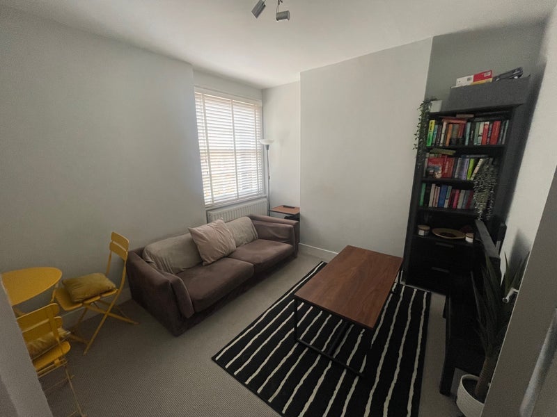 Flat Saltwood Grove in Greater London