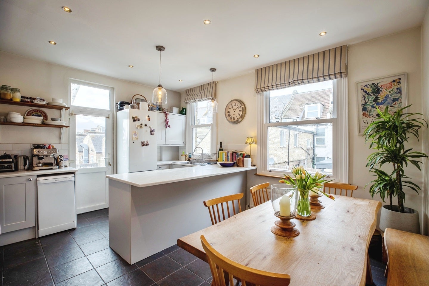 Flat Upper Tooting Road in Greater London