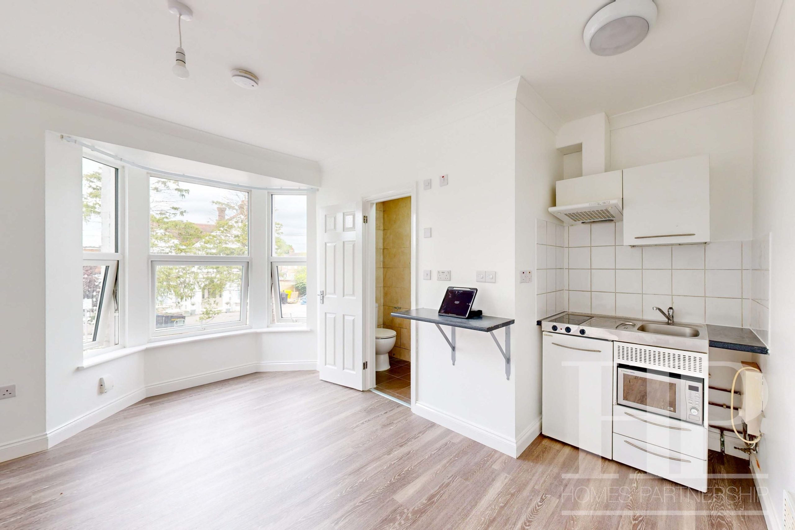 Flat Ifield Road in Crawley