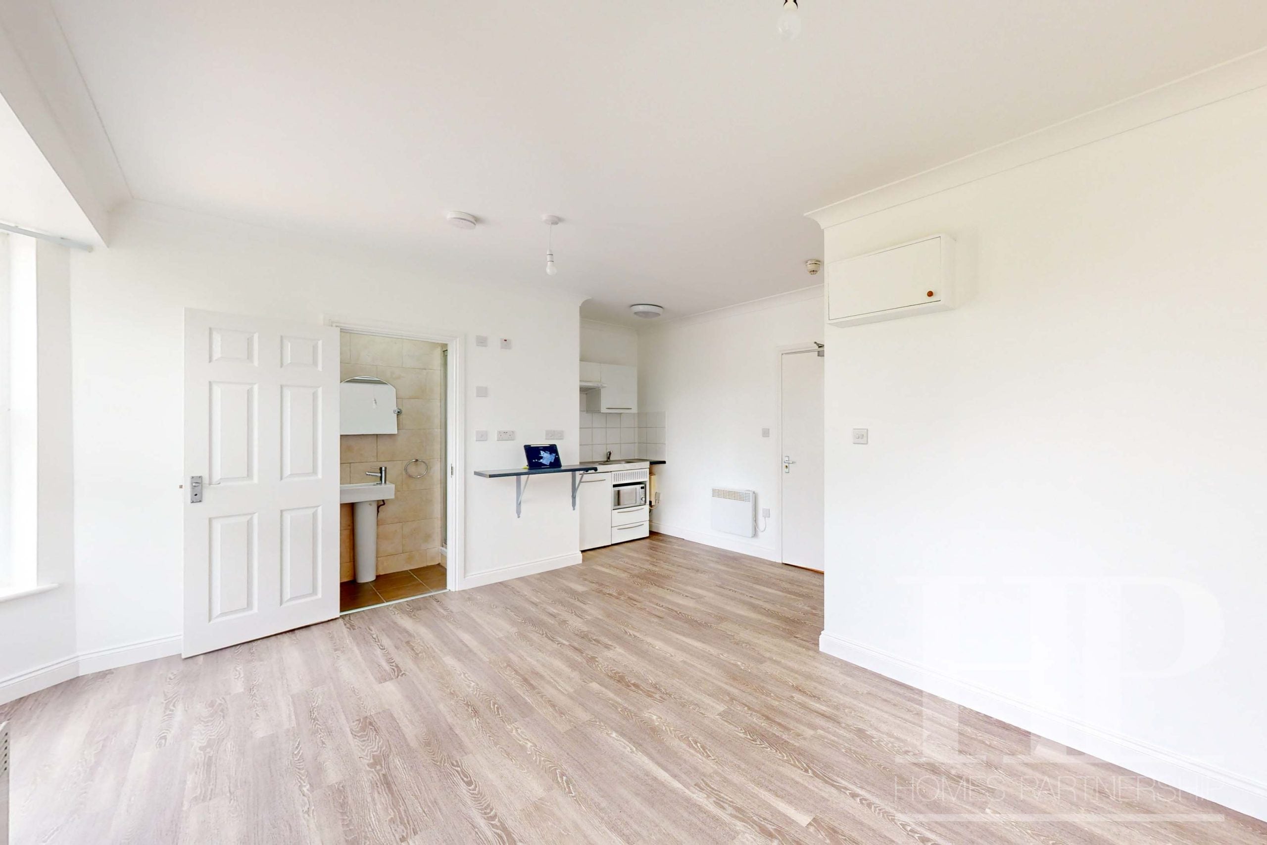 Flat Ifield Road in Crawley