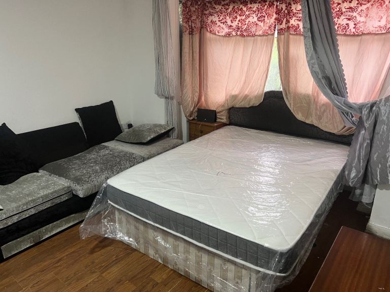 Room Sheppey Close in Crawley