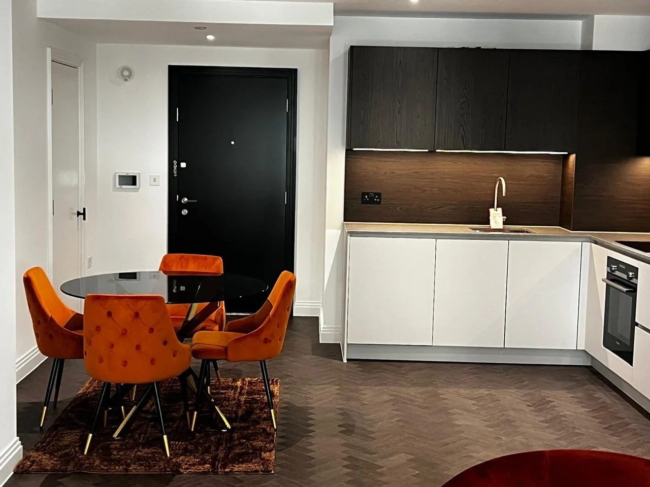 Flat Western Gateway in Greater London