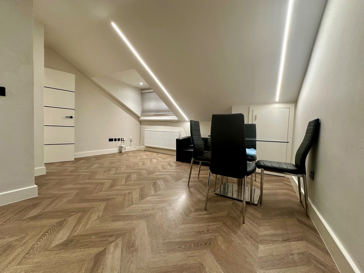 Flat Kimberley Gardens in Greater London