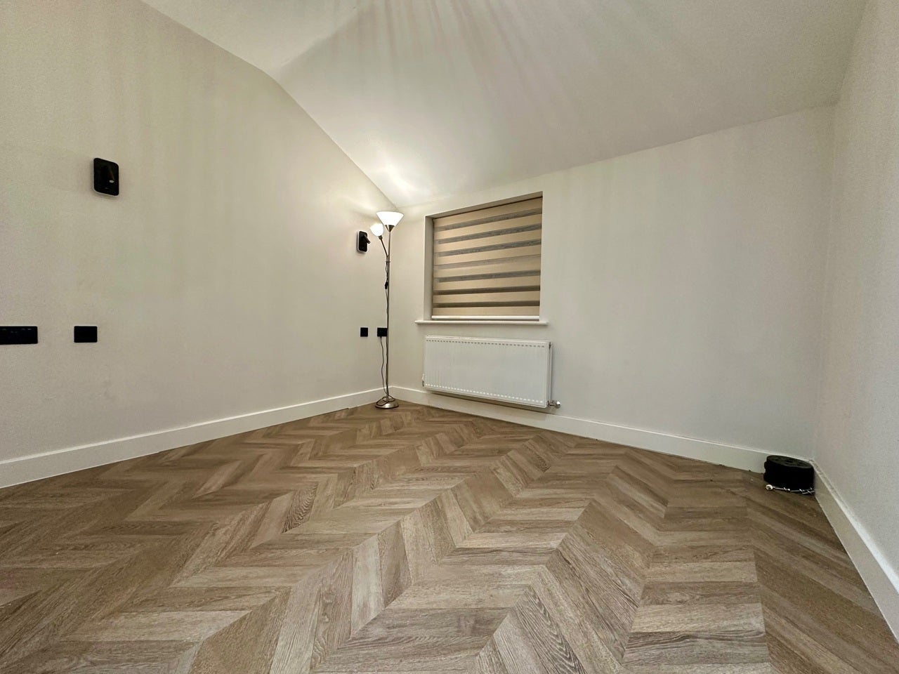 Flat Kimberley Gardens in Greater London