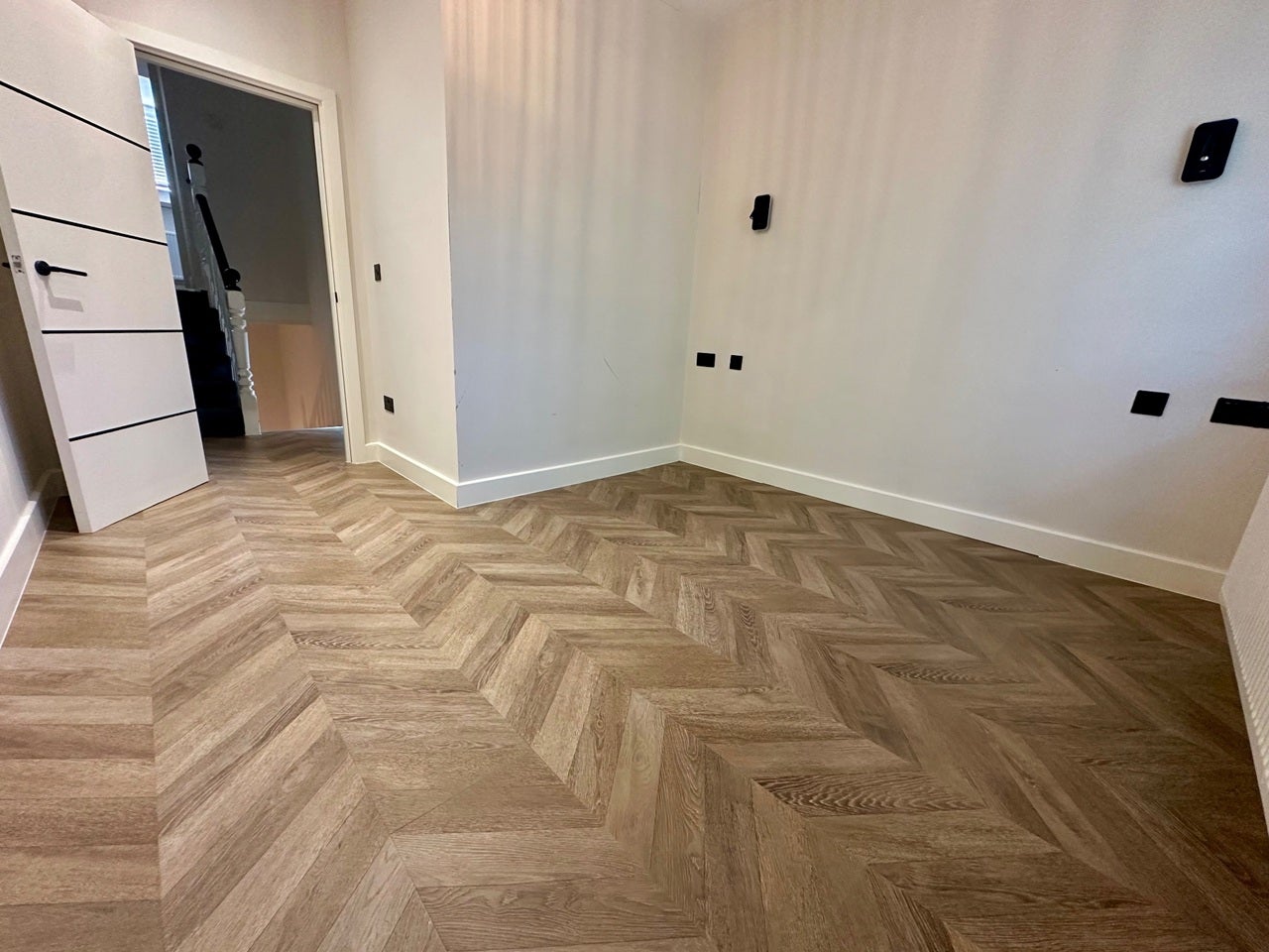 Flat Kimberley Gardens in Greater London