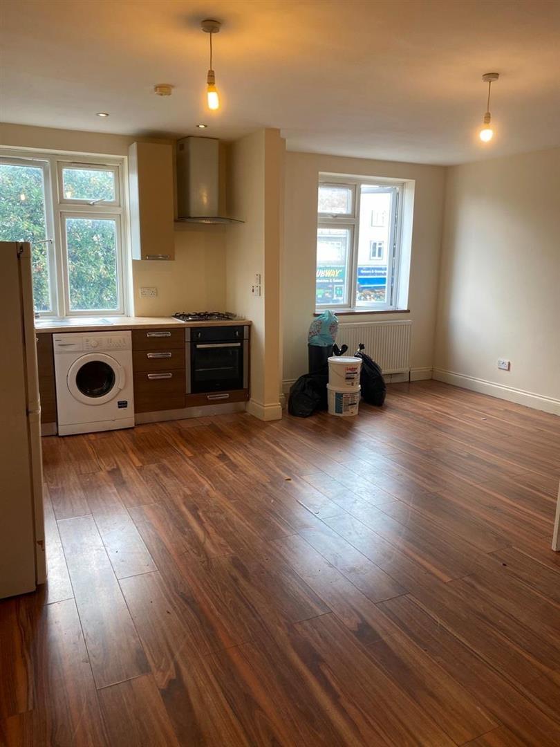 Flat Farnburn Avenue in Slough