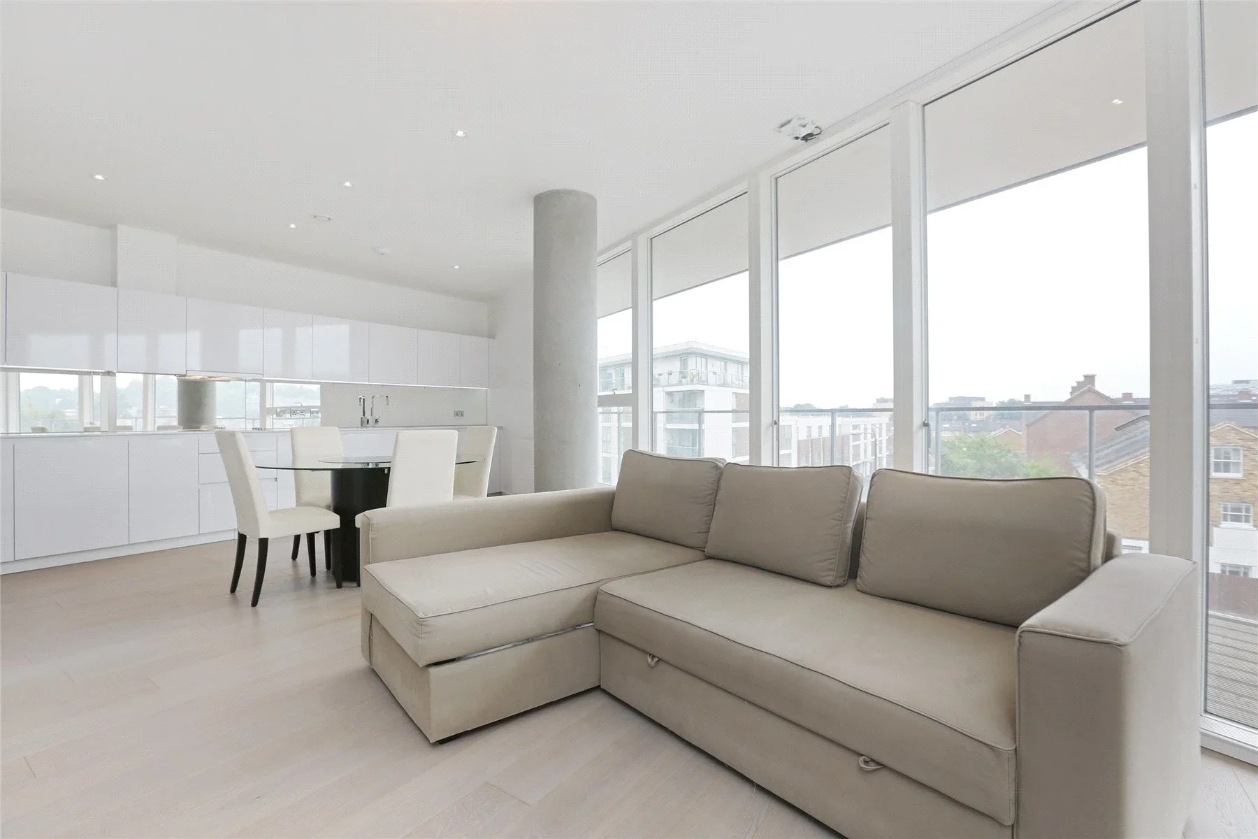 Flat Banning Street in Greater London