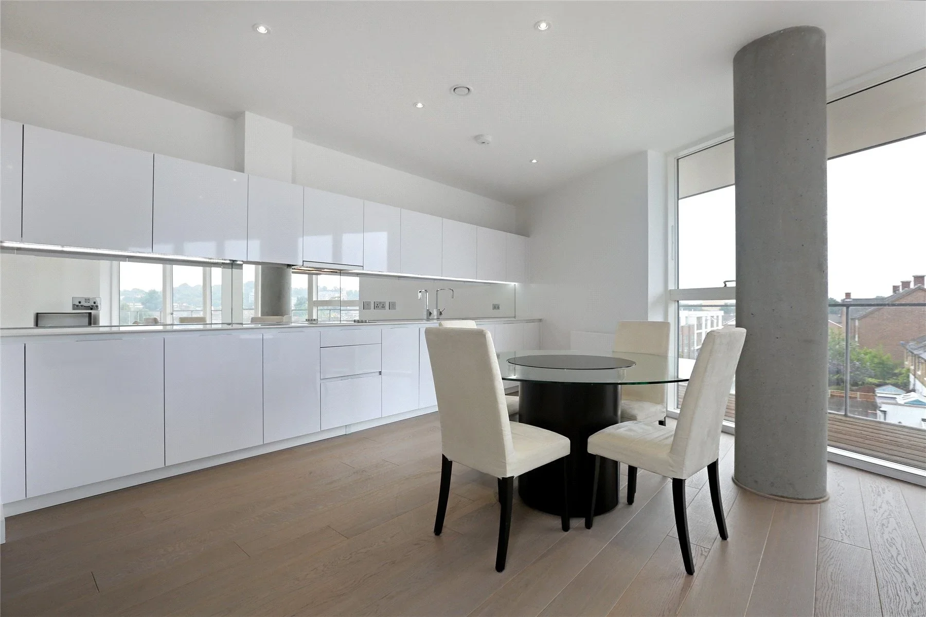 Flat Banning Street in Greater London