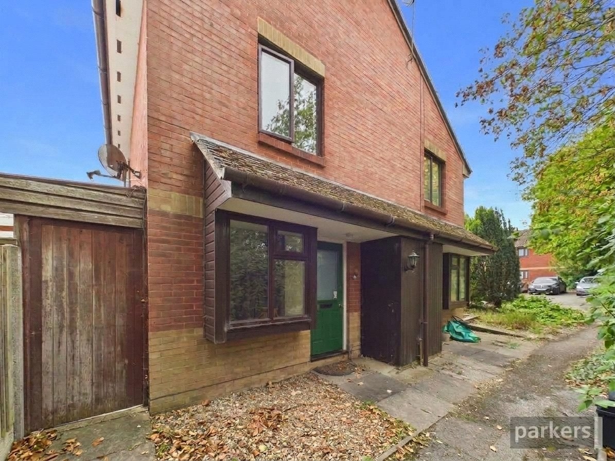 Flat Bolwell Close in Twyford
