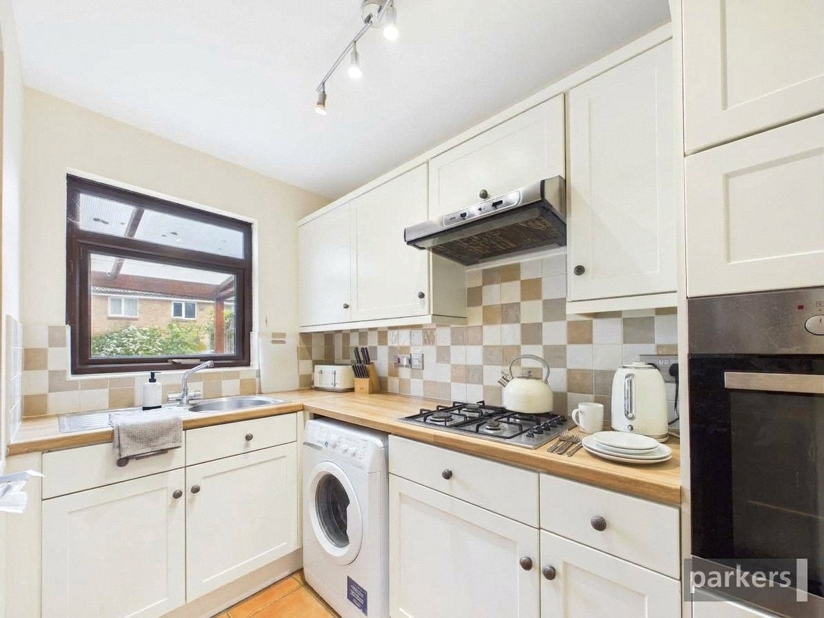 Flat Bolwell Close in Twyford