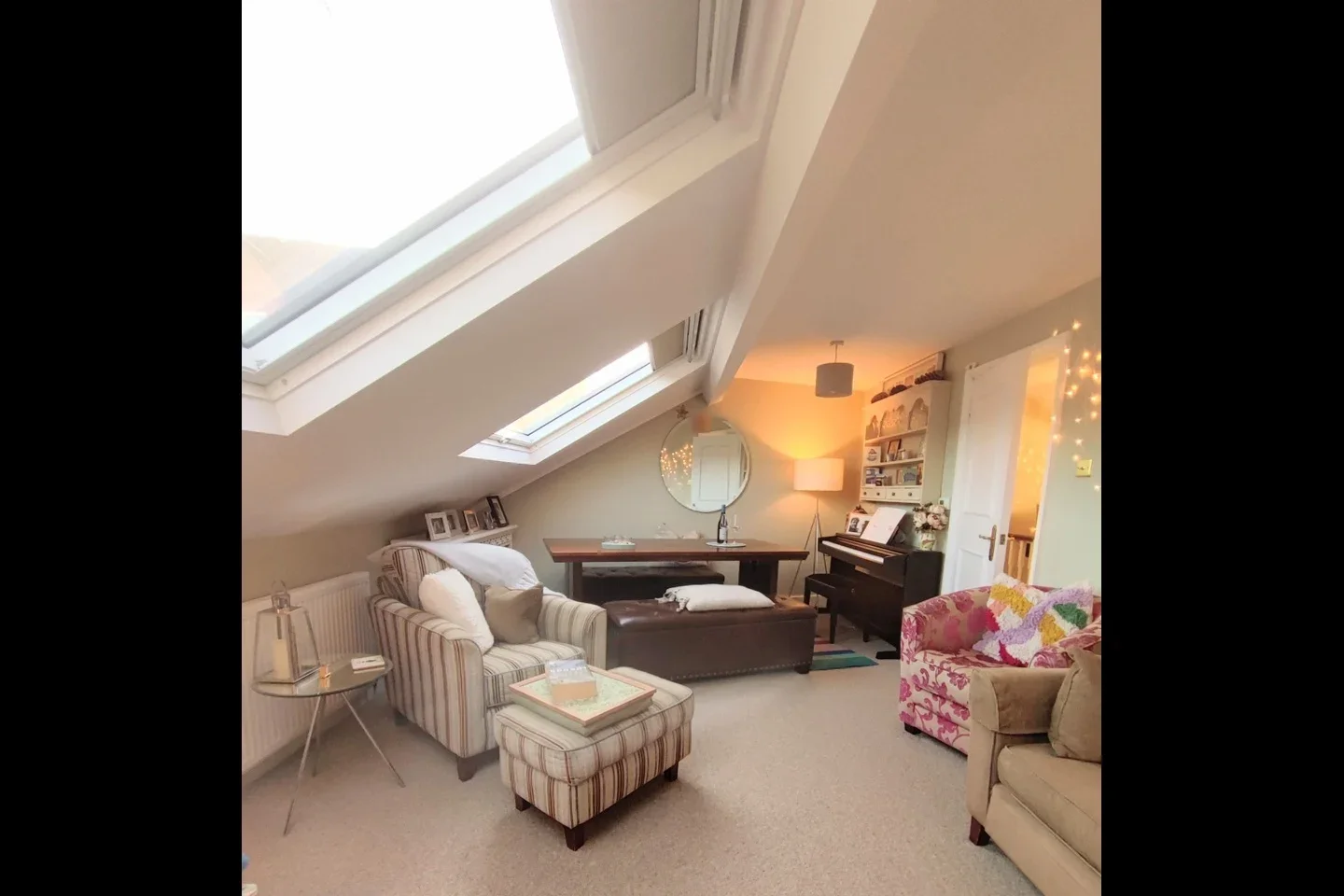 Flat Reed Place in Greater London