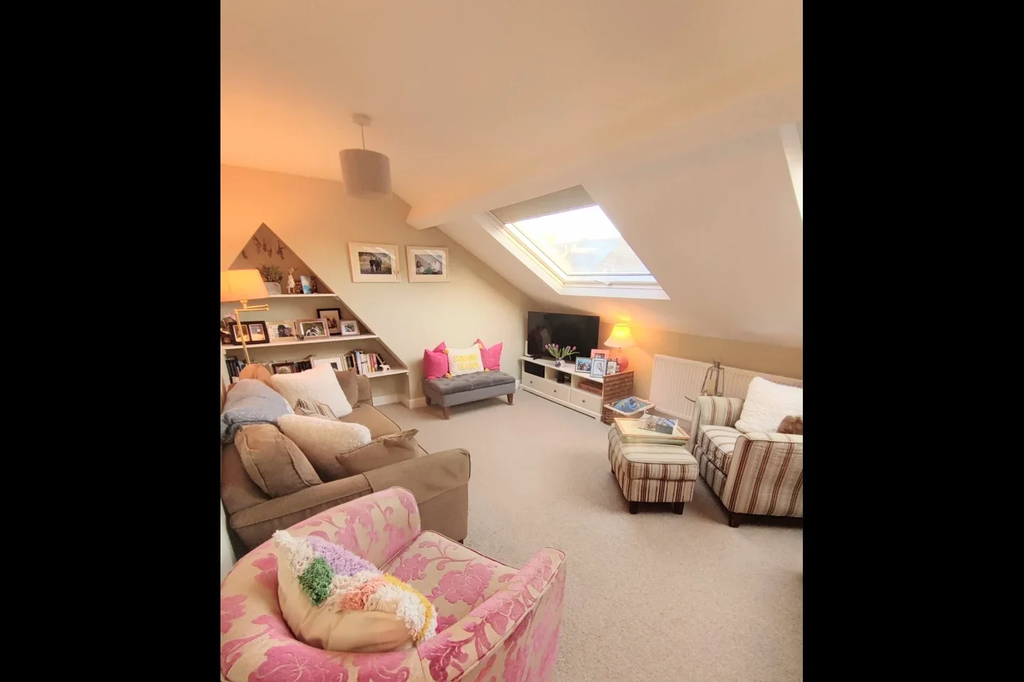 Flat Reed Place in Greater London