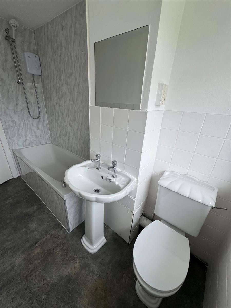 Flat Worcester Road in Cheadle Hulme