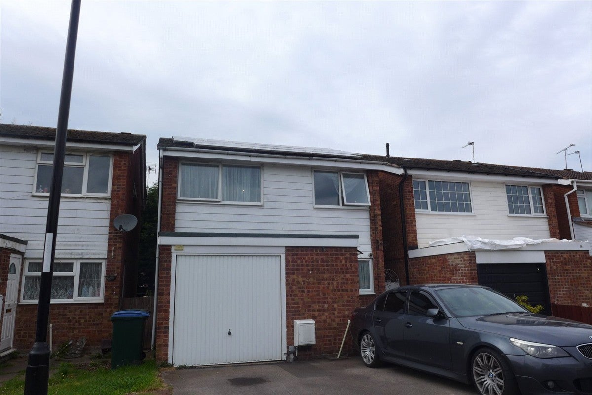 House Grasscroft Drive in Coventry