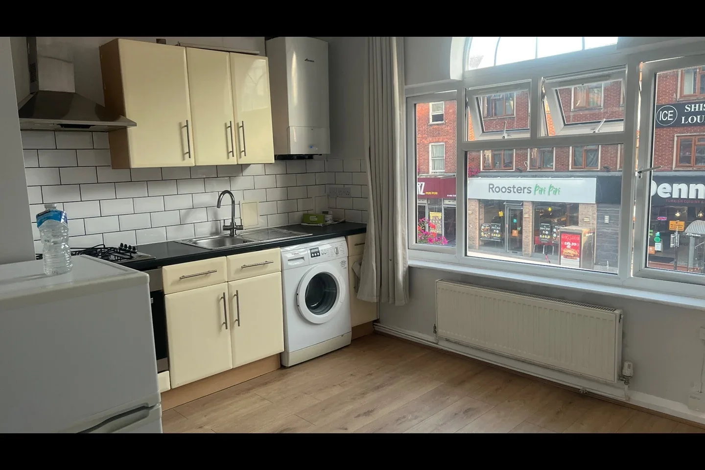Flat Oxford Street in High Wycombe