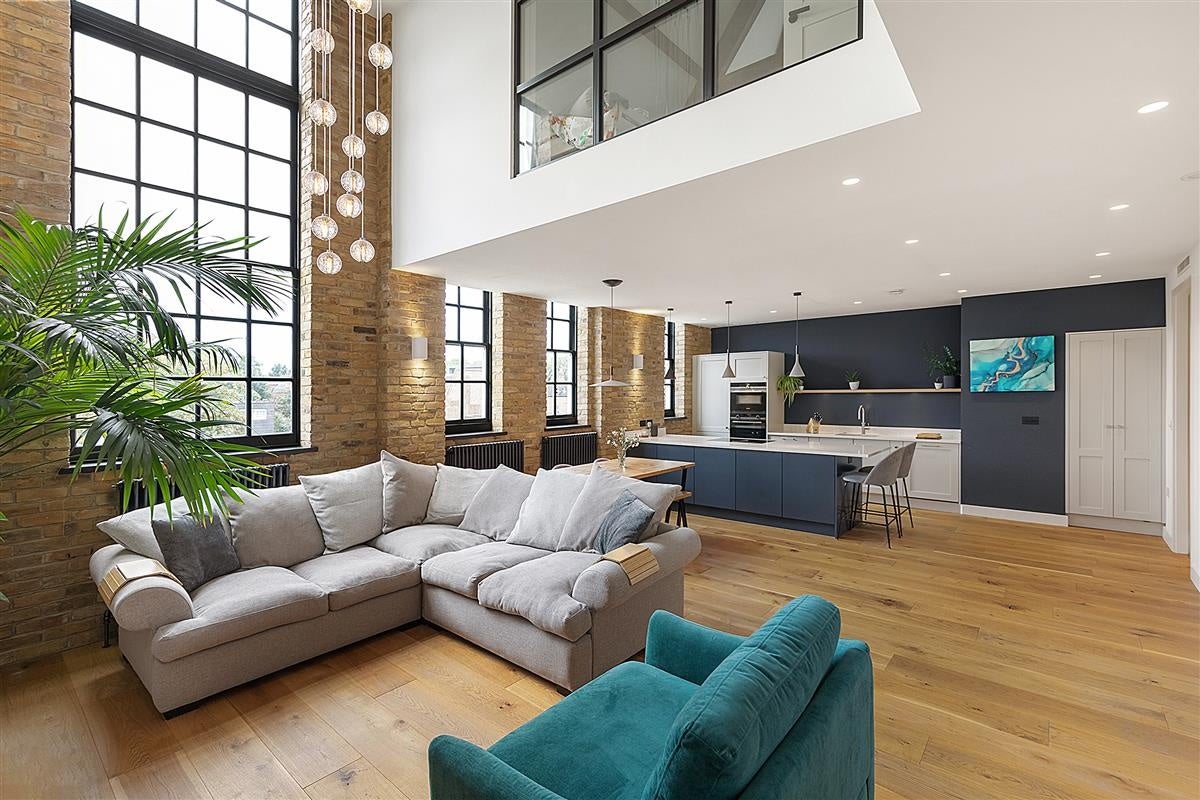 Flat Prague Place in Greater London