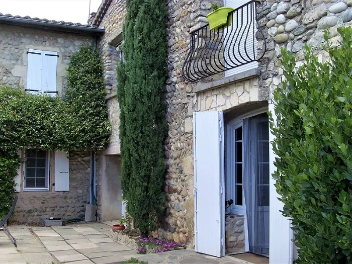 Room Rue Arlette Talon in Charmes-sur-Rhône