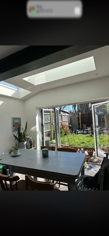Room Colmer Road in Greater London