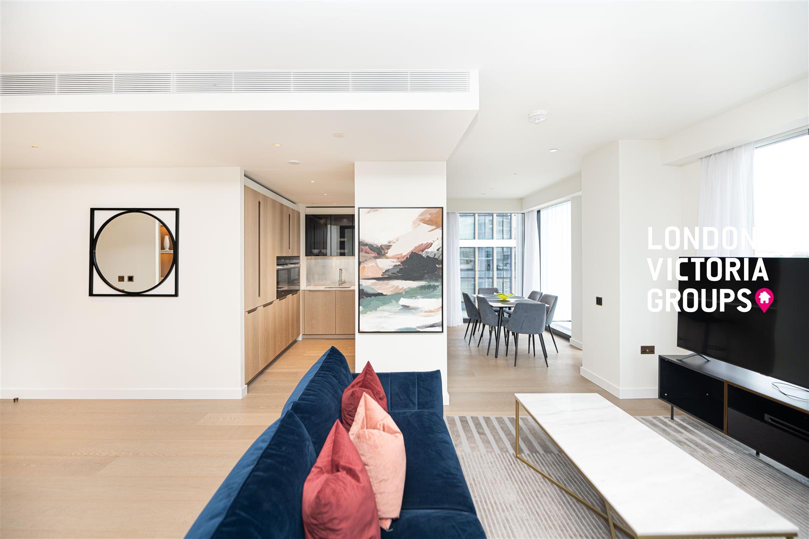 Flat Carnation Way in Greater London