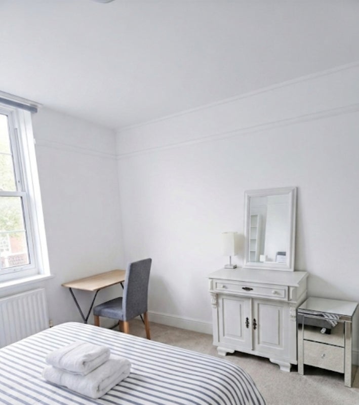 Room Blakenham Court in Greater London