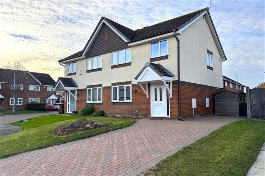 House Chesterton Close in Middlewich