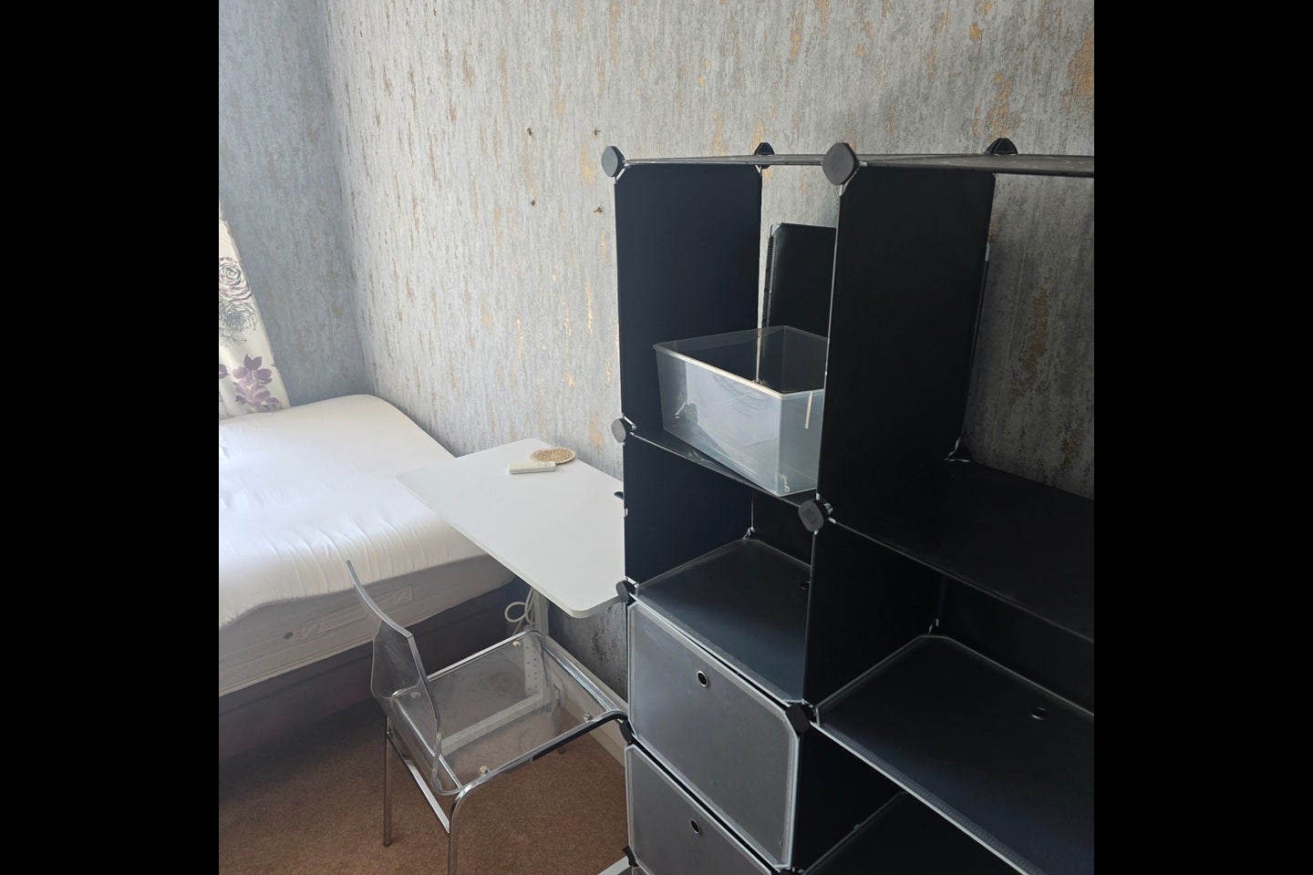 Room Leesland Road in Gosport
