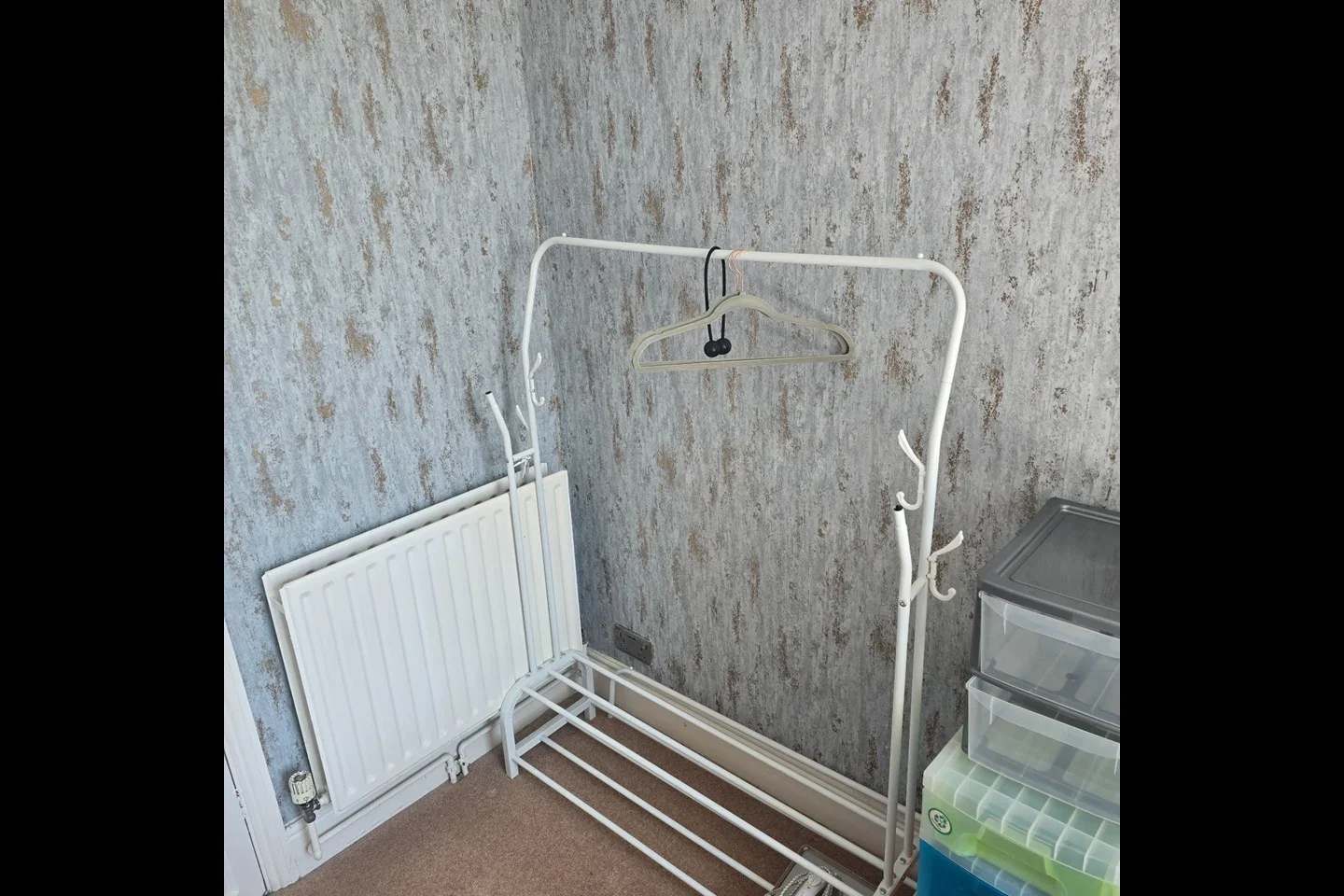 Room Leesland Road in Gosport