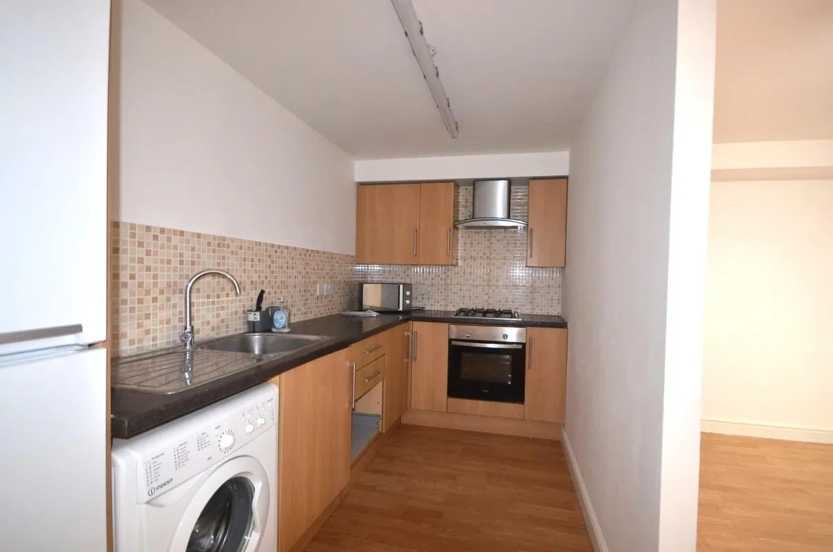 Flat Waldrons Yard in Greater London